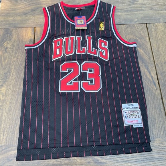 Mitchell & Ness Authentic Jersey Chicago Bulls Alternate 1997-98 Michael Jordan - Picture 12 of 12